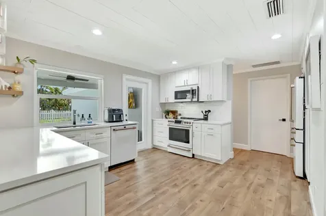 998 Sw 7th Street Boca Raton FL 33486