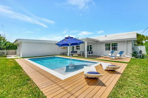 998 Sw 7th Street Boca Raton FL 33486