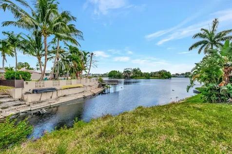 998 Sw 7th Street Boca Raton FL 33486