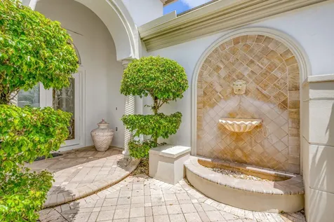 119 Via Paradisio Palm Beach Gardens FL 33418