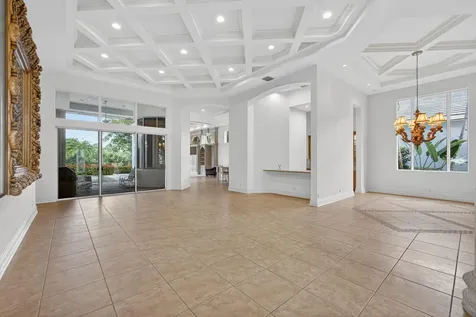 119 Via Paradisio Palm Beach Gardens FL 33418
