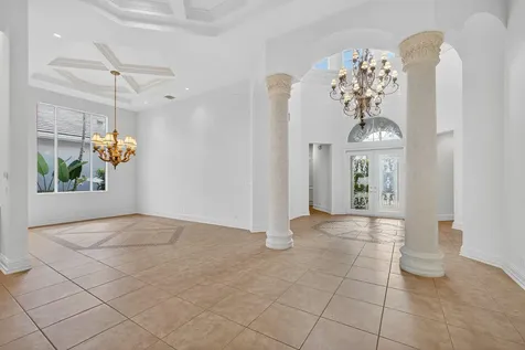 119 Via Paradisio Palm Beach Gardens FL 33418