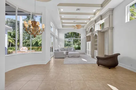 119 Via Paradisio Palm Beach Gardens FL 33418