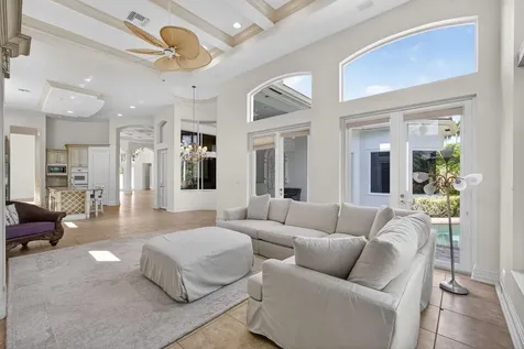 119 Via Paradisio Palm Beach Gardens FL 33418