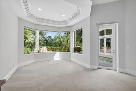119 Via Paradisio Palm Beach Gardens FL 33418