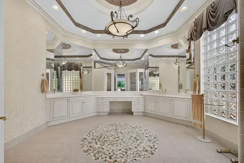 119 Via Paradisio Palm Beach Gardens FL 33418