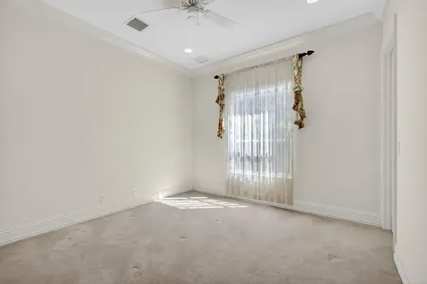 119 Via Paradisio Palm Beach Gardens FL 33418
