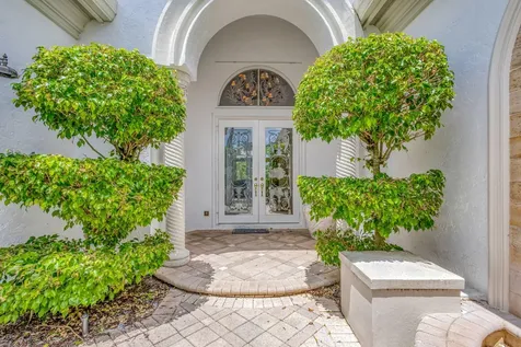 119 Via Paradisio Palm Beach Gardens FL 33418
