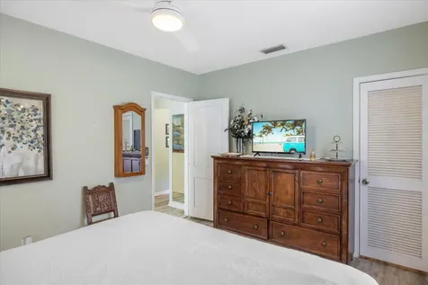 2001 Delmar Avenue Vero Beach FL 32960