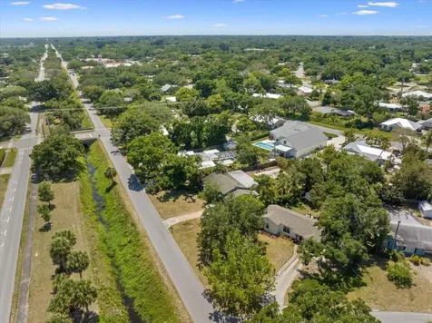 2001 Delmar Avenue Vero Beach FL 32960