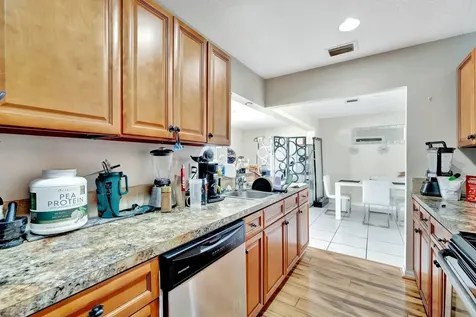 566 Se Floresta Drive Port Saint Lucie FL 34983