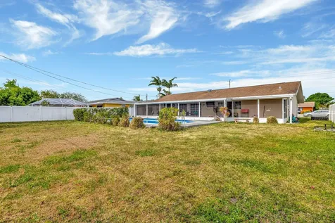 566 Se Floresta Drive Port Saint Lucie FL 34983