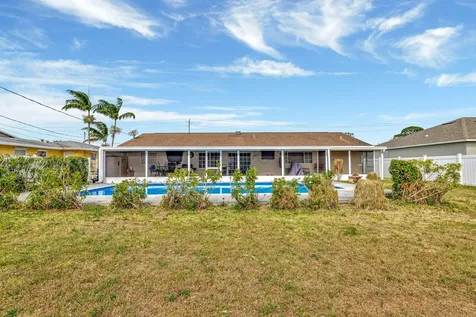 566 Se Floresta Drive Port Saint Lucie FL 34983