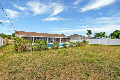 566 Se Floresta Drive Port Saint Lucie FL 34983