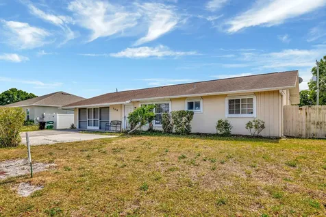 566 Se Floresta Drive Port Saint Lucie FL 34983
