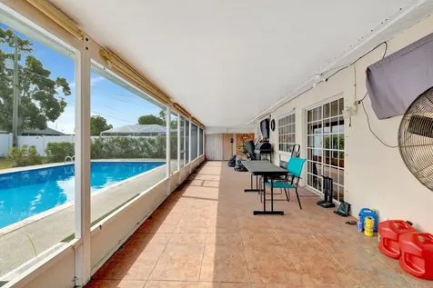 566 Se Floresta Drive Port Saint Lucie FL 34983