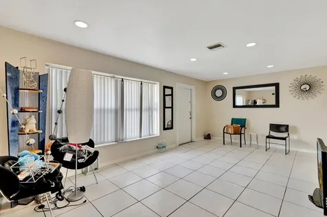 566 Se Floresta Drive Port Saint Lucie FL 34983