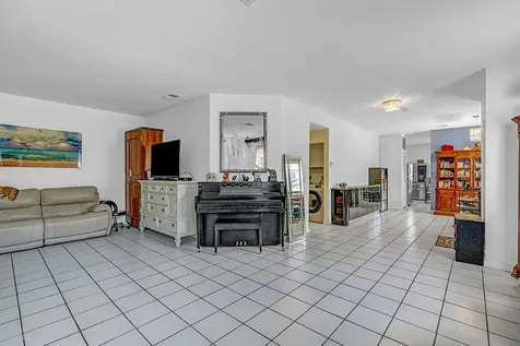 6807 Via Regina Boca Raton FL 33433