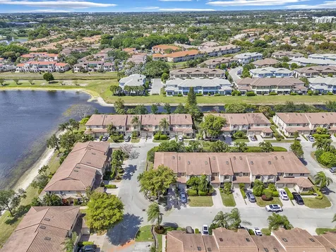 6807 Via Regina Boca Raton FL 33433