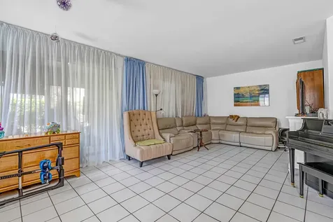 6807 Via Regina Boca Raton FL 33433