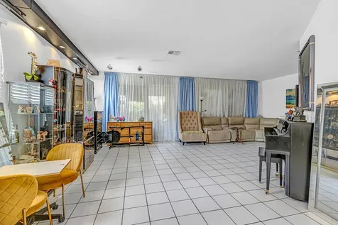 6807 Via Regina Boca Raton FL 33433