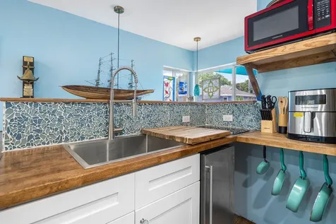 300 SE 7th Avenue Delray Beach FL 33483
