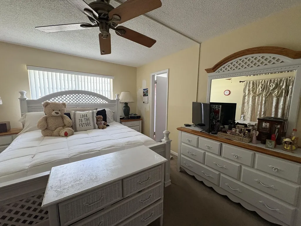 113 Windsor F West Palm Beach FL 33417