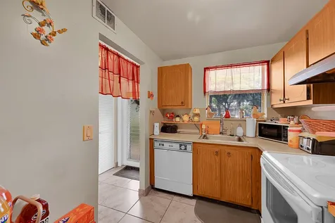 9621 Sunrise Lakes Boulevard Sunrise FL 33322
