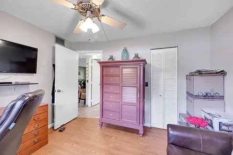 9621 Sunrise Lakes Boulevard Sunrise FL 33322