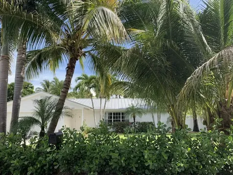 2459 Cardinal Lane Palm Beach Gardens FL 33410