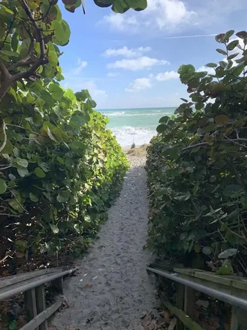2459 Cardinal Lane Palm Beach Gardens FL 33410