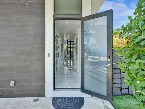 2514 Ne 21st Street Fort Lauderdale FL 33305