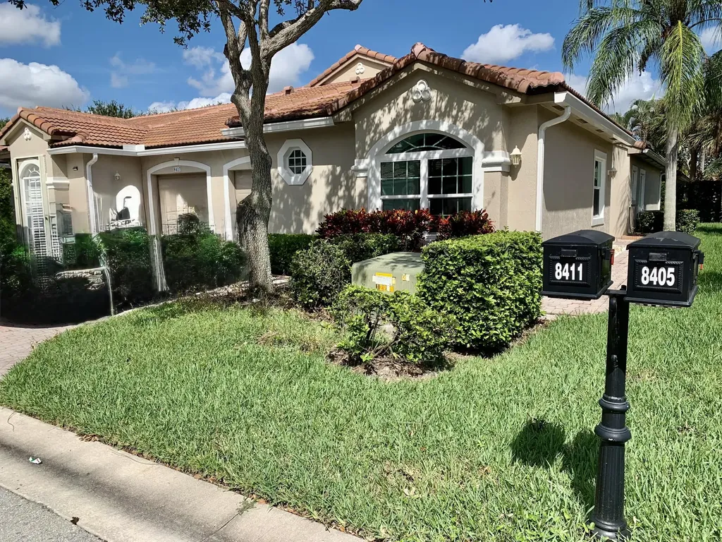 8411 Via Leonessa Boca Raton FL 33433