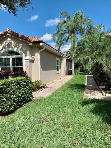 8411 Via Leonessa Boca Raton FL 33433