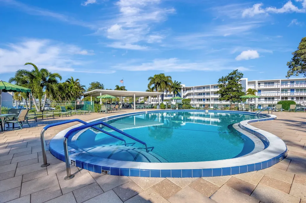 311 Greenbrier B West Palm Beach FL 33417