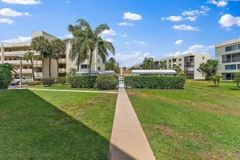 3186 Via Poinciana Lake Worth FL 33467