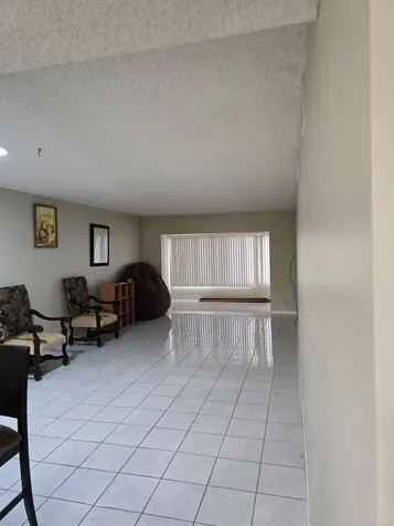 3186 Via Poinciana Lake Worth FL 33467