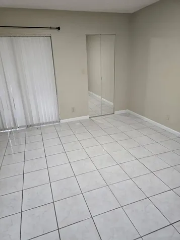 3186 Via Poinciana Lake Worth FL 33467