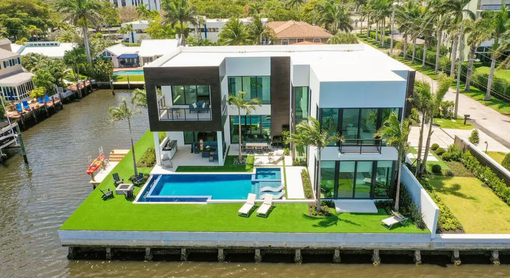 718 SE 7th Street Delray Beach FL 33483