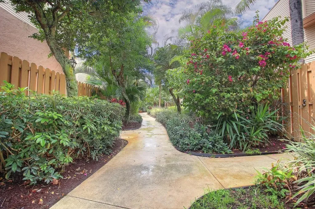 616 Executive Center Drive West Palm Beach FL 33401