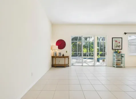 4935 47th Place Vero Beach FL 32967