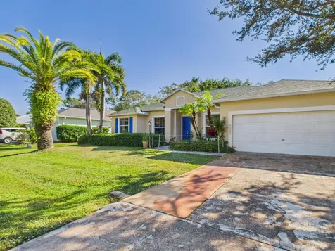 4935 47th Place Vero Beach FL 32967