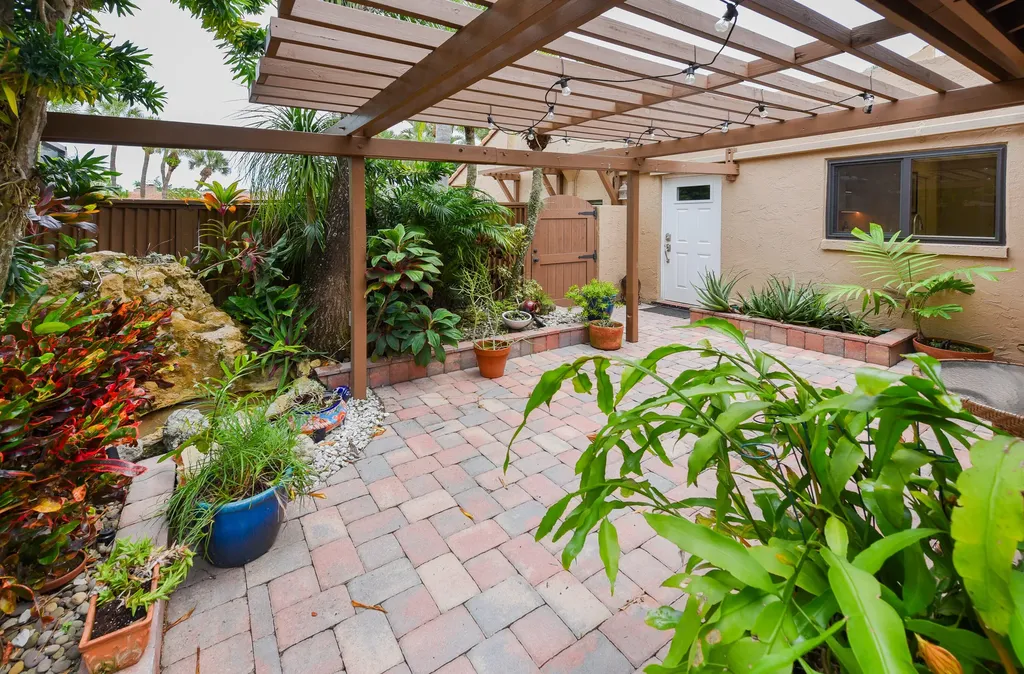 6548 Patio Lane Boca Raton FL 33433