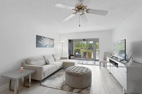 8753 Bella Vista Drive Boca Raton FL 33433