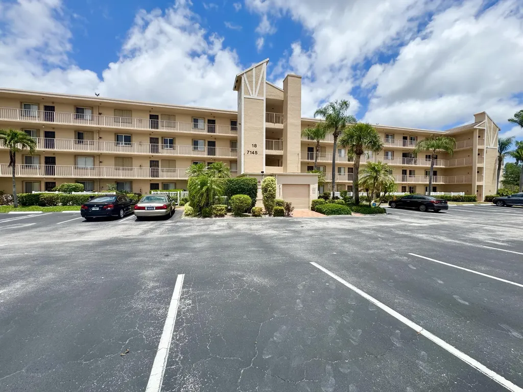 7145 Huntington Lane Delray Beach FL 33446