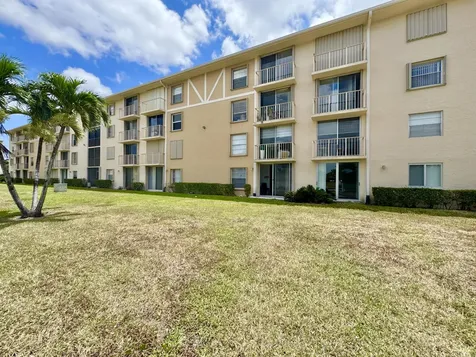 7145 Huntington Lane Delray Beach FL 33446
