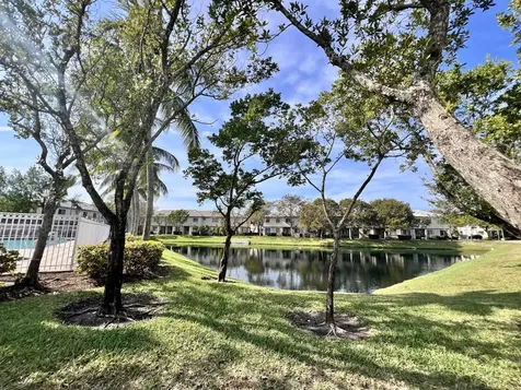 2010 Freeport Lane Riviera Beach FL 33404