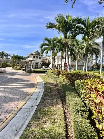 2010 Freeport Lane Riviera Beach FL 33404