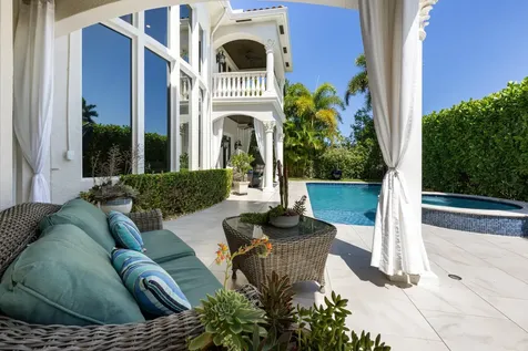 712 Ne 71st Street Boca Raton FL 33487