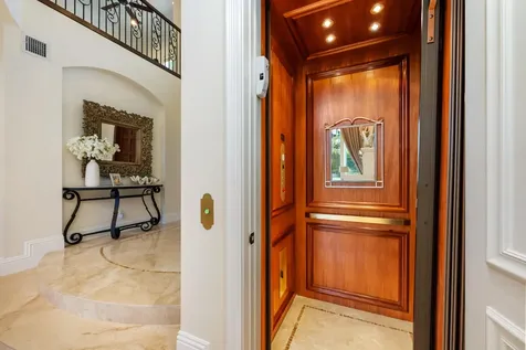 712 Ne 71st Street Boca Raton FL 33487